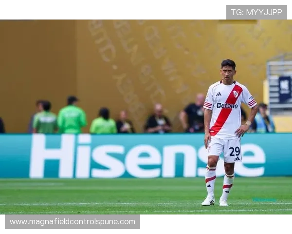 国米中场创造力不足问题显现,对球队关键战能力形成阶段性制约 国米中场创造力不足问题显现,对球队关键战能力形成阶段性制约