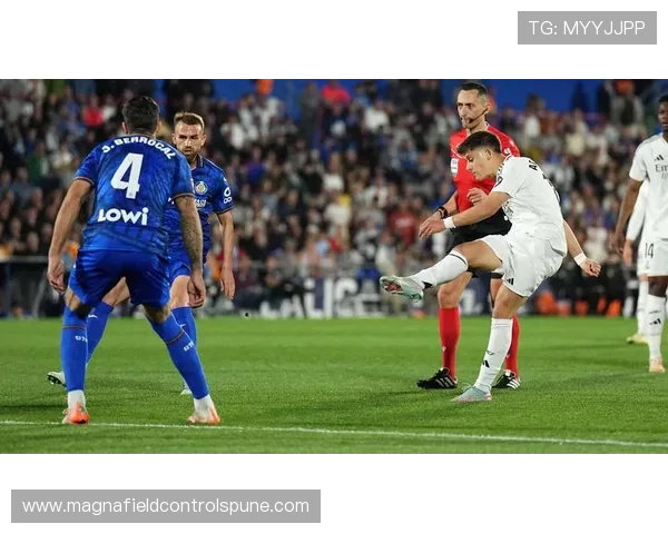 卡马文加 vs 托纳利：新一代中场核心能力与战术适配对比