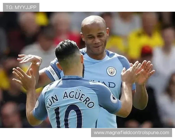 孔帕尼穿球衣跟穿睡衣一样舒服，这生活简直和普通人差几十个档次！